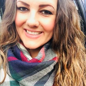 Meet your Posher, Julie